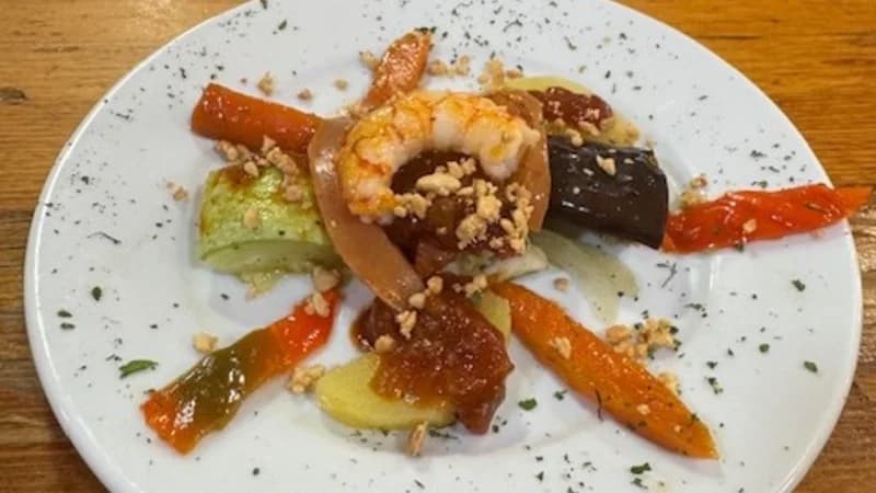 Jardín Mozárabe de Langostino y merluza con Verduras Confitadas